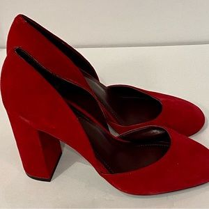 NEW BCBG RED PUMP Size 7